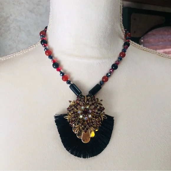 Handcrafted repurpose Florenza fringe pendant black onyx carnelian necklace - Picture 2 of 12